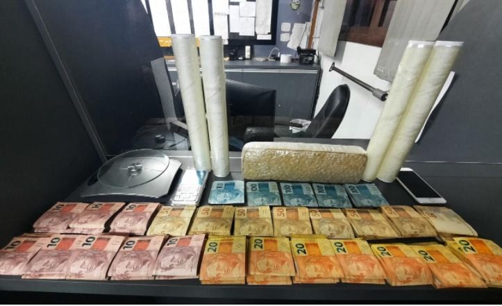 Indivíduo é preso com drogas e mais de R$ 9 mil em Bento Gonçalves