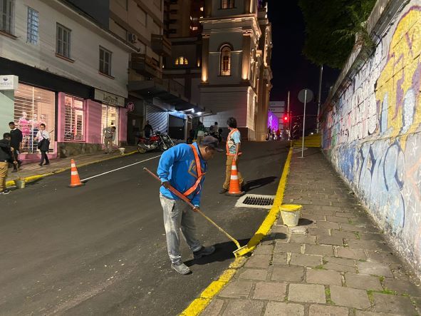 Prefeitura de Bento Gonçalves realiza mutirão de serviços noturnos no Centro