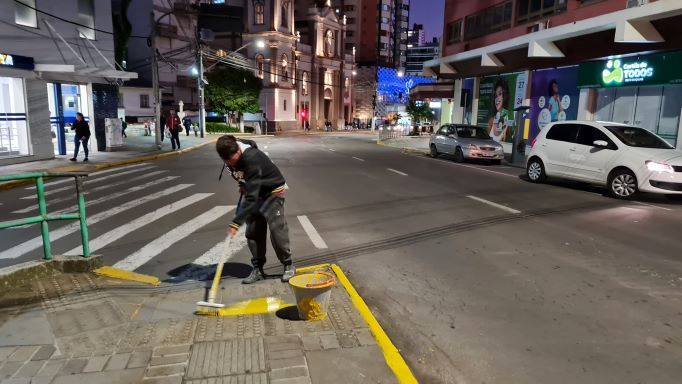 Área Central de Bento Gonçalves recebe mutirão noturno de limpeza 