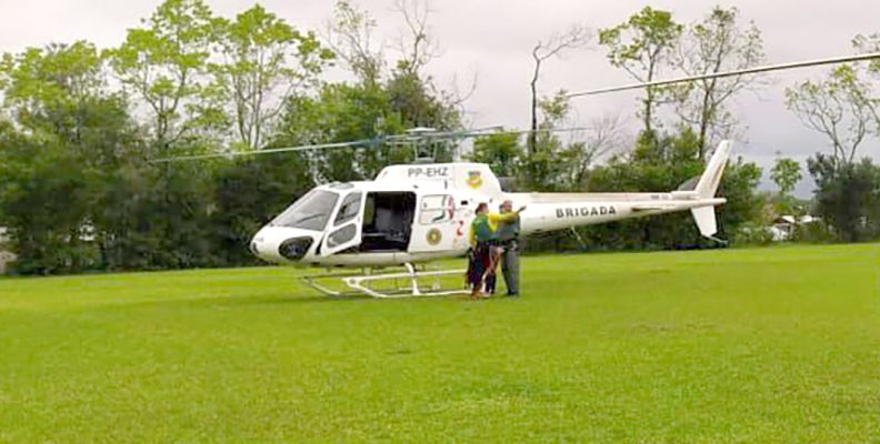 Cabo de helicóptero se rompe durante resgate e mulher morre no Rio Taquari