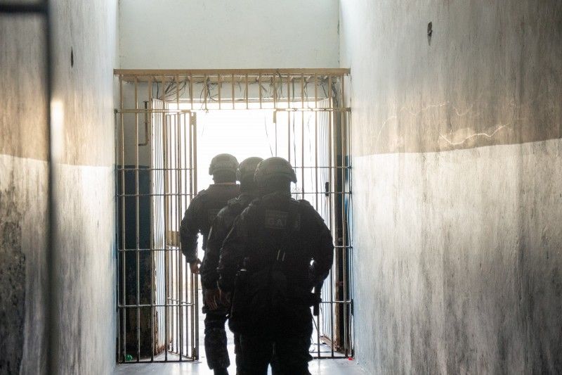 Polícia Penal faz operação em cadeia de Caxias do Sul