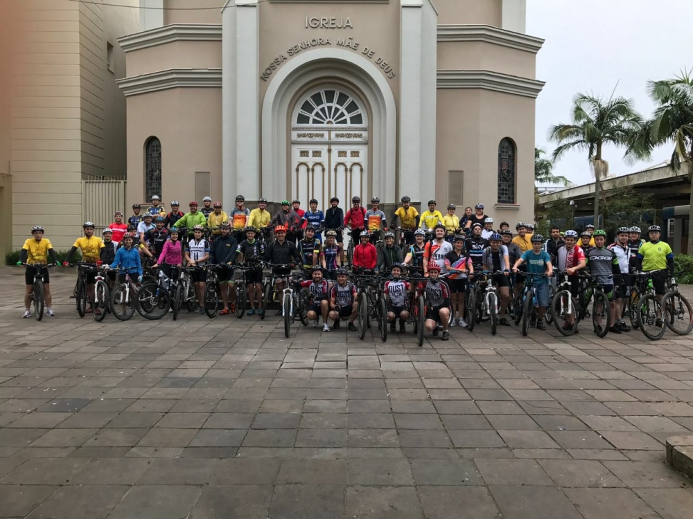 Cerca de 100 ciclistas de Garibaldi e Carlos Barbosa participam de Romaria
