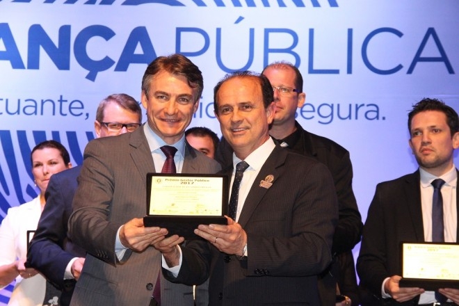 Garibaldi recebe Prêmio Gestor Público