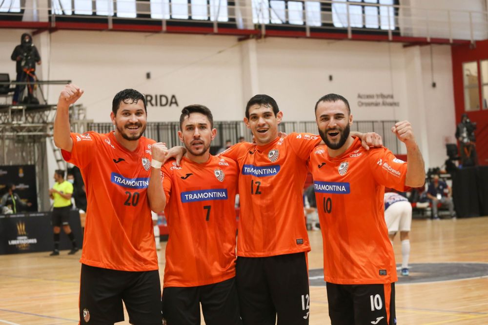 ACBF vence o San Lorenzo e garante a classificação na Libertadores