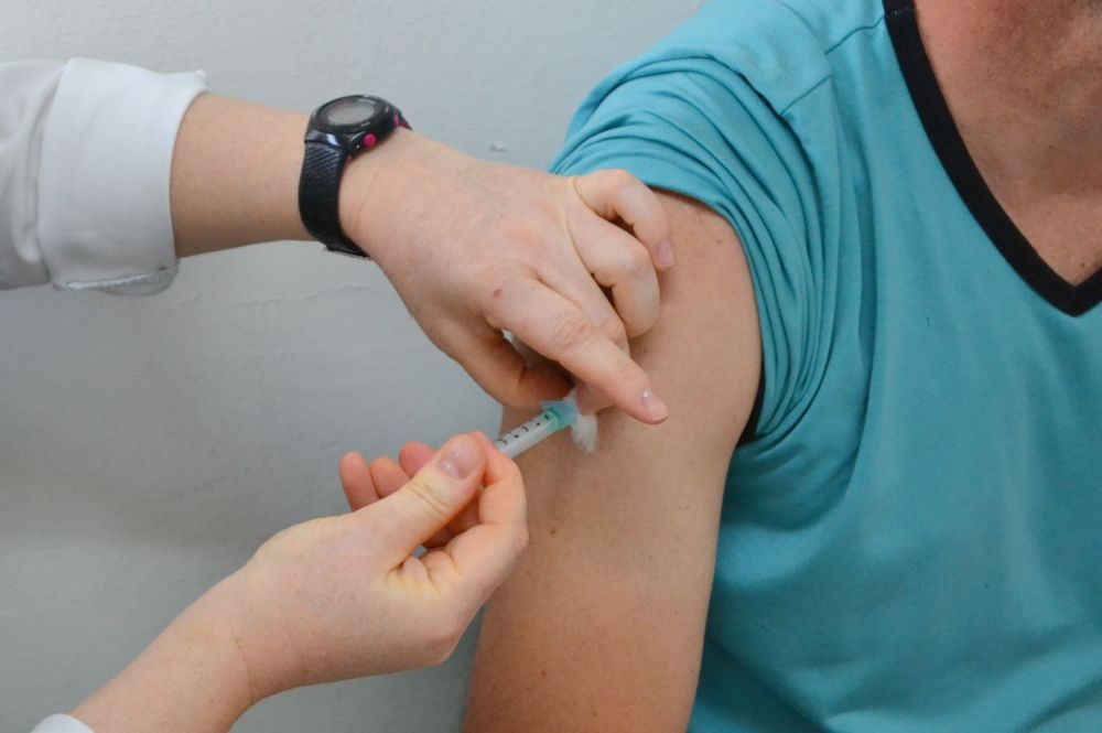 Estado e União formalizam acordo para garantir a vacinação dos professores