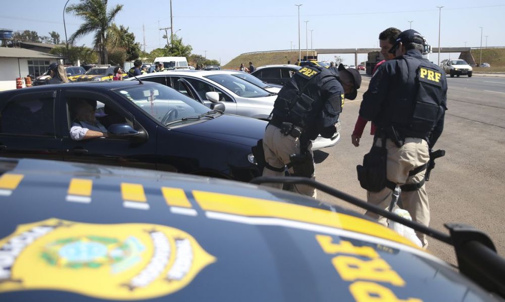 PRF aplica mais de 35 mil multas em rodovias durante feriado