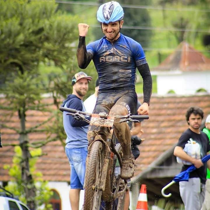 Tri campeão gaúcho de Mountain Bike é o convidado desta terça do Esporte Clube Uno