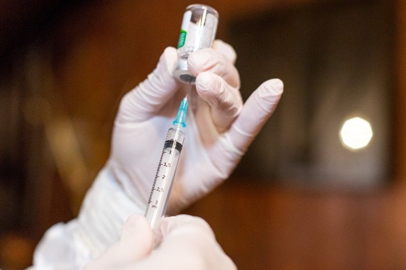 Ampliação da cobertura vacinal reduz número de casos, internação e óbitos no RS