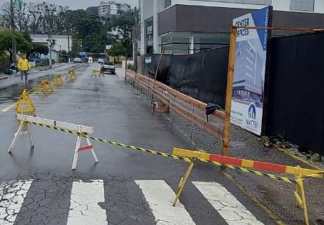 Trânsito bloqueado na General Osório em Garibaldi 