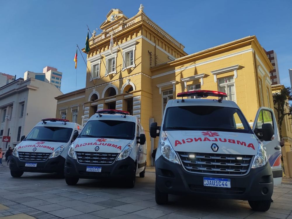 Governo do Estado entrega três novas ambulâncias para Bento Gonçalves