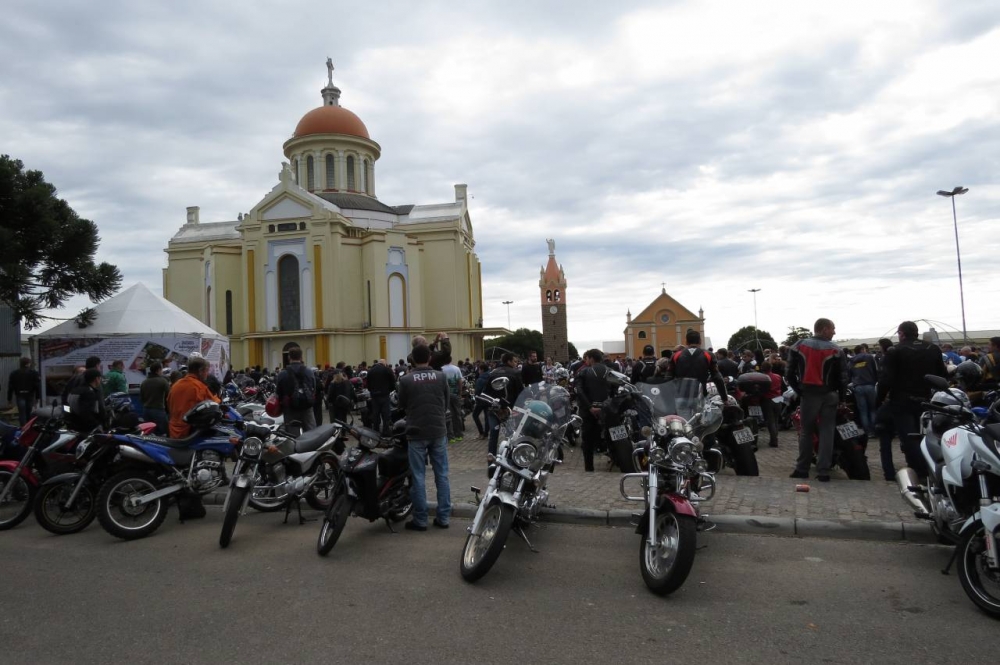 Dez mil motociclistas se reúnem em Caravaggio e encerram pré-romarias