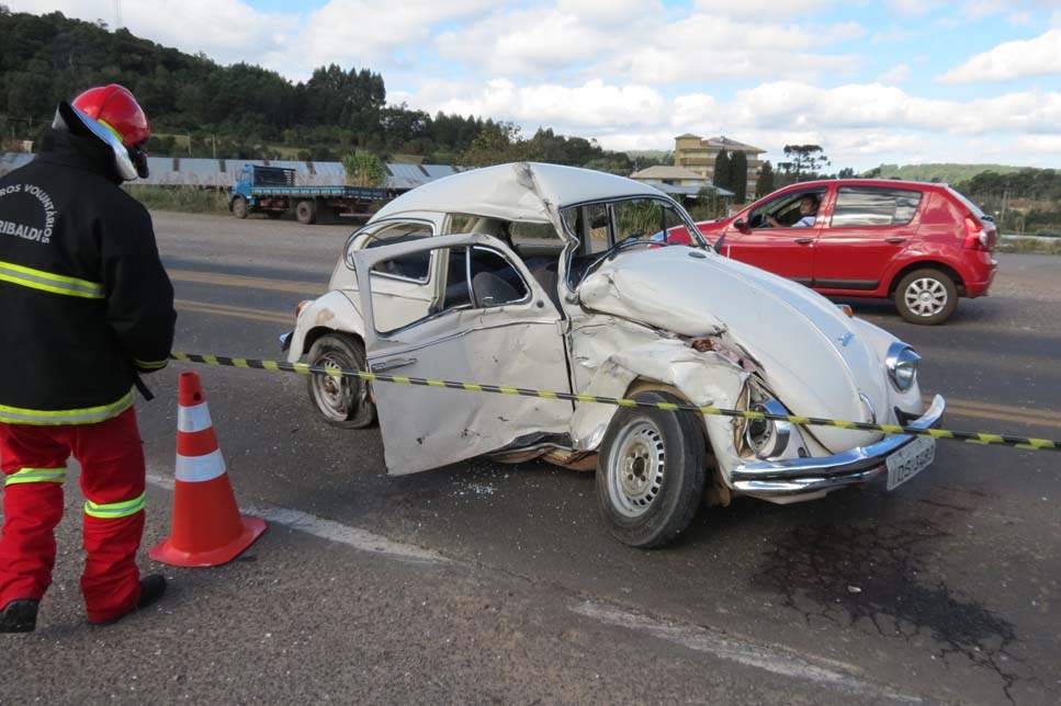 Acidente na RSC- 453 deixa uma pessoa gravemente ferida em Garibaldi