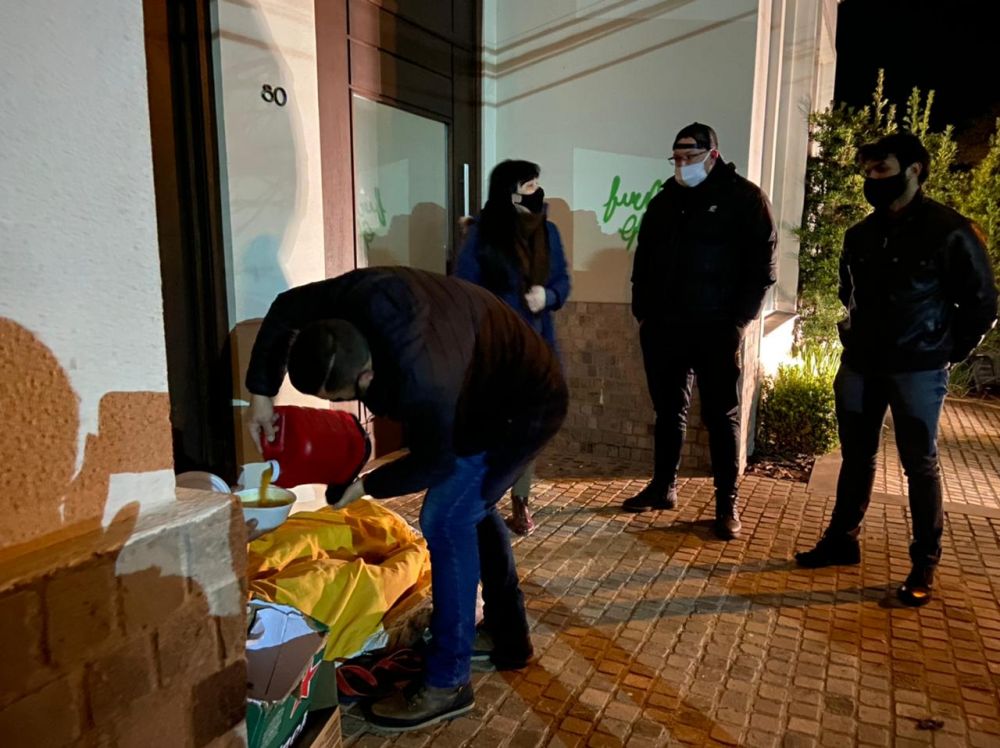 Cerca de 70 moradores de rua foram auxiliados na ação contra o frio em Bento