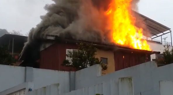 Bebê de um ano morre durante incêndio em residência de Estrela