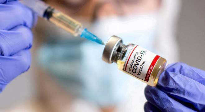 Mais 364 doses de vacina chegam hoje em Carlos Barbosa