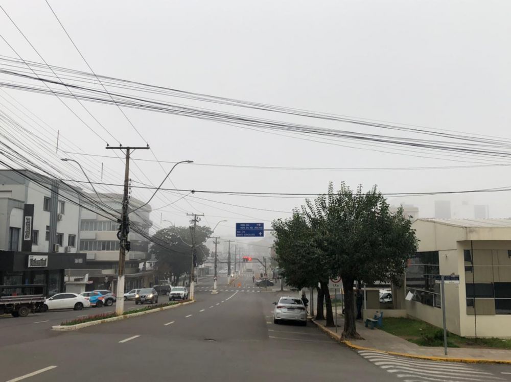 Segunda-feira inicia com nevoeiro em Garibaldi e Carlos Barbosa