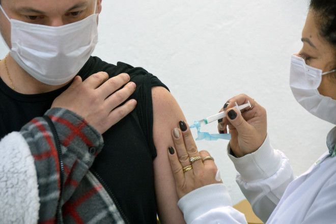 Mais de mil pessoas com 18 anos ou mais serão vacinadas hoje em Garibaldi
