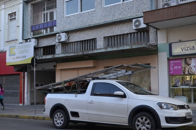 Fiscalização contra placas irregulares é intensificada em Bento Gonçalves