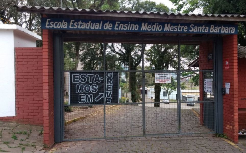 Escola de Bento tem aulas suspensas devido à falta de profissionais de limpeza