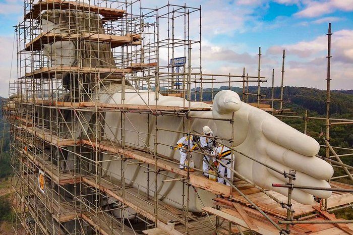 Futura maior estátua de Cristo do país começa a ser pintada em Encantado