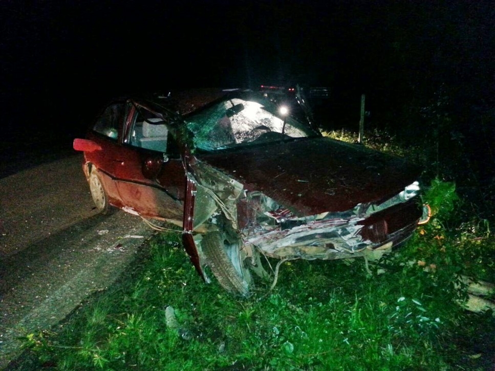 Motorista perde controle e colide contra ponte em São Vendelino