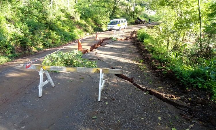 Estrada de Forromeco é interditada devido à grande rachadura 