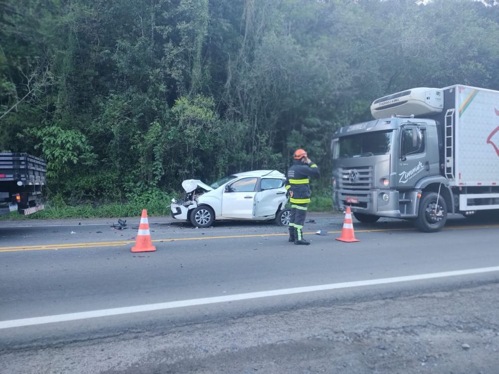 Grave acidente deixa dois feridos em São Vendelino