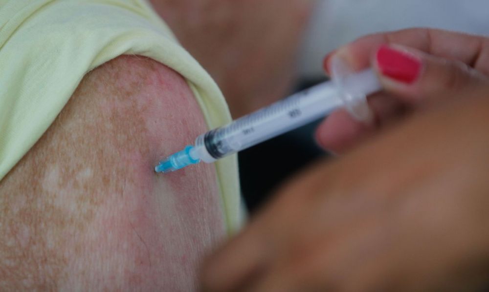 Carlos Barbosa e Garibaldi iniciam vacinação da terceira dose 