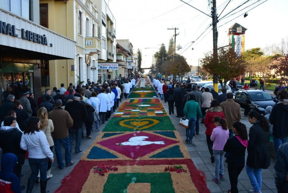 Carlos Barbosa inicia os preparativos para a celebração do Corpus Christi