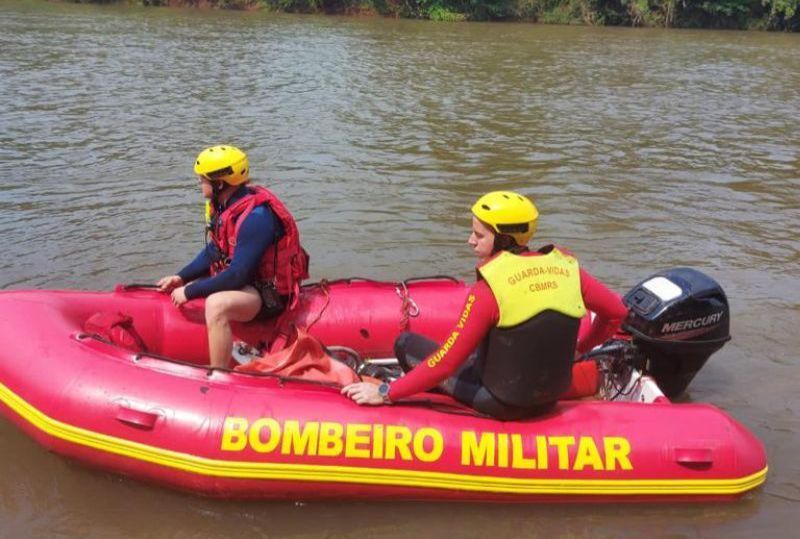 Bombeiros encontram corpo de desaparecido no Rio Caí