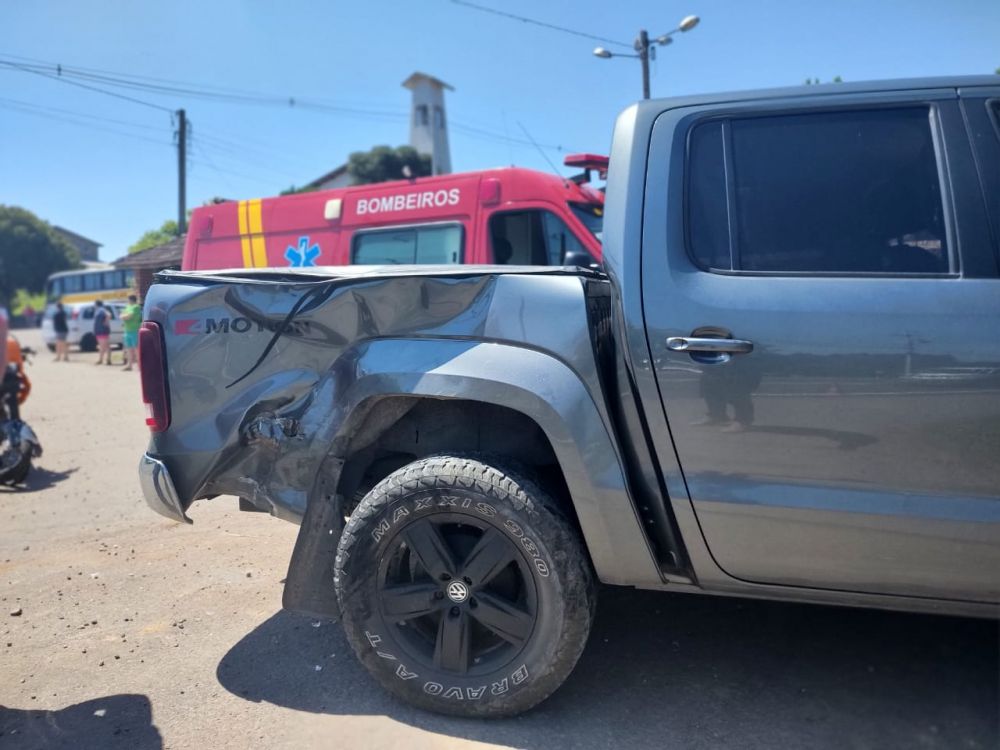 Motociclista de 19 anos fica ferido em acidente no interior de Carlos Barbosa