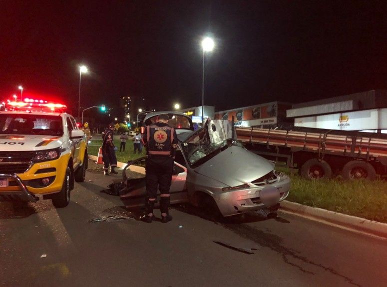 Mãe e filha morrem após colisão entre carro e caminhão em Farroupilha
