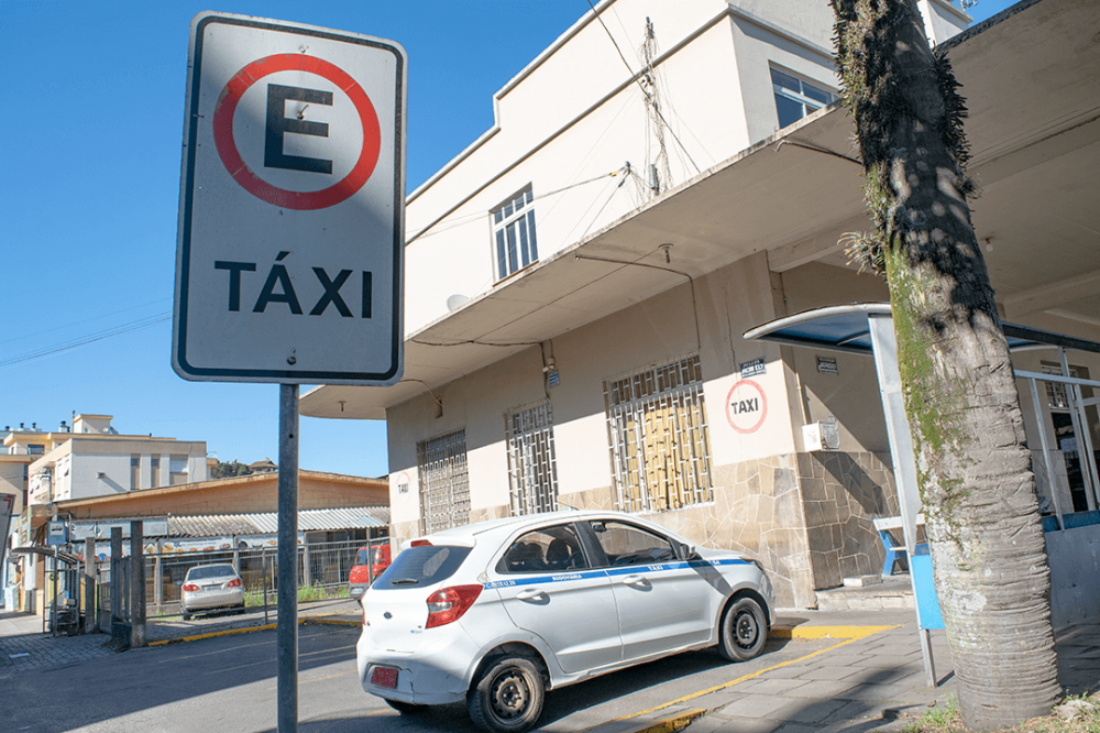 Táxis trabalham irregularmente em Garibaldi