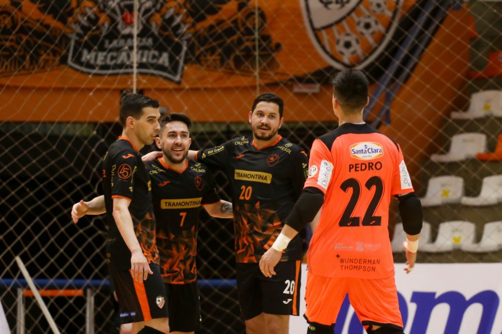 ACBF goleia por 5 a 0 e se classifica para as quartas da LNF