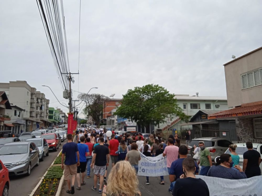 Manifestação em apoio a Alex e Sérgio é realizada em Garibaldi