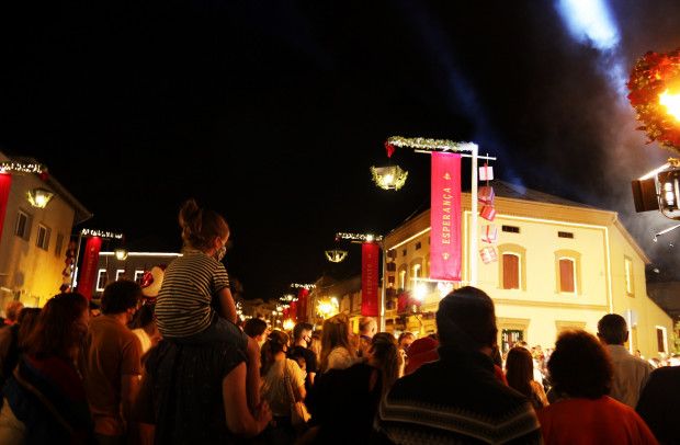 Abertura do Natal Borbulhante leva multidão ao Centro Histórico