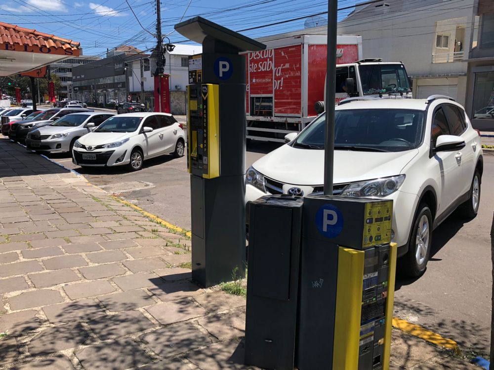 Novos parquímetros são instalados em Garibaldi