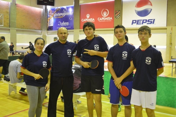 Atletas de Bento conquistam medalhas em campeonato de tênis de mesa