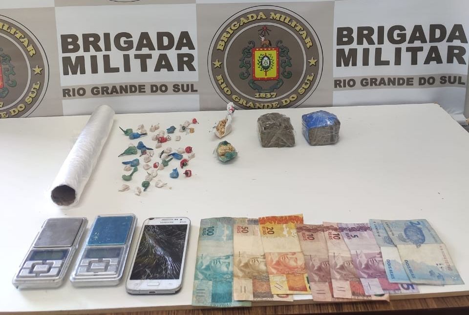 Jovem é preso por tráfico de drogas em Farroupilha