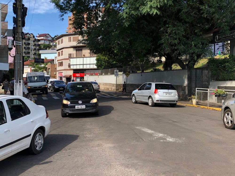 Liberado o trânsito na Av. Independência e Buarque de Macedo