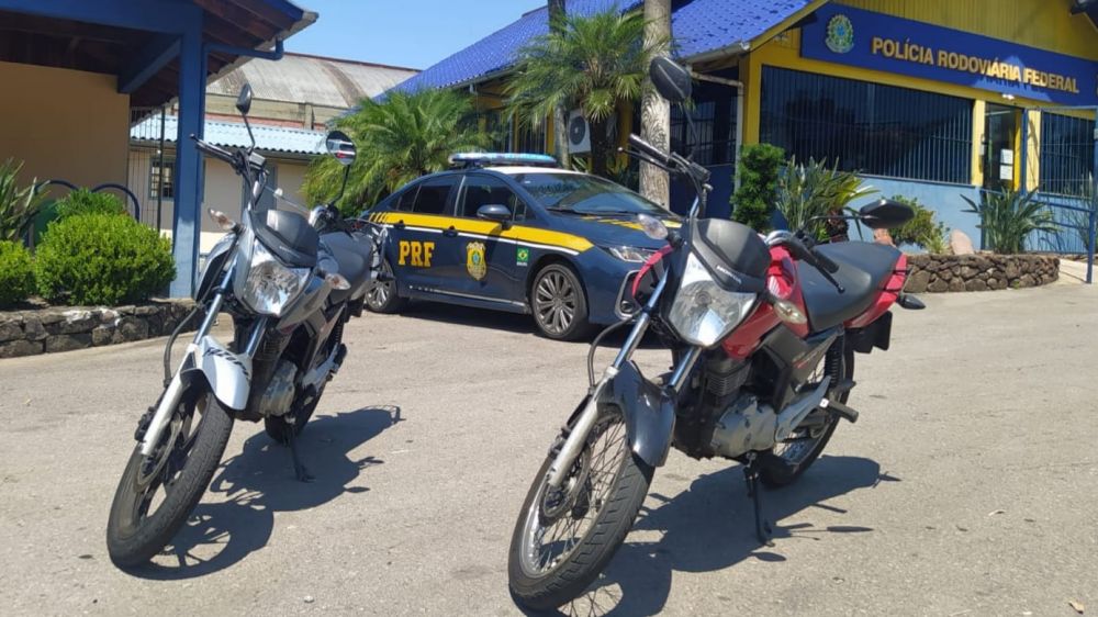 Motociclista é preso após atropelar policial em Bento