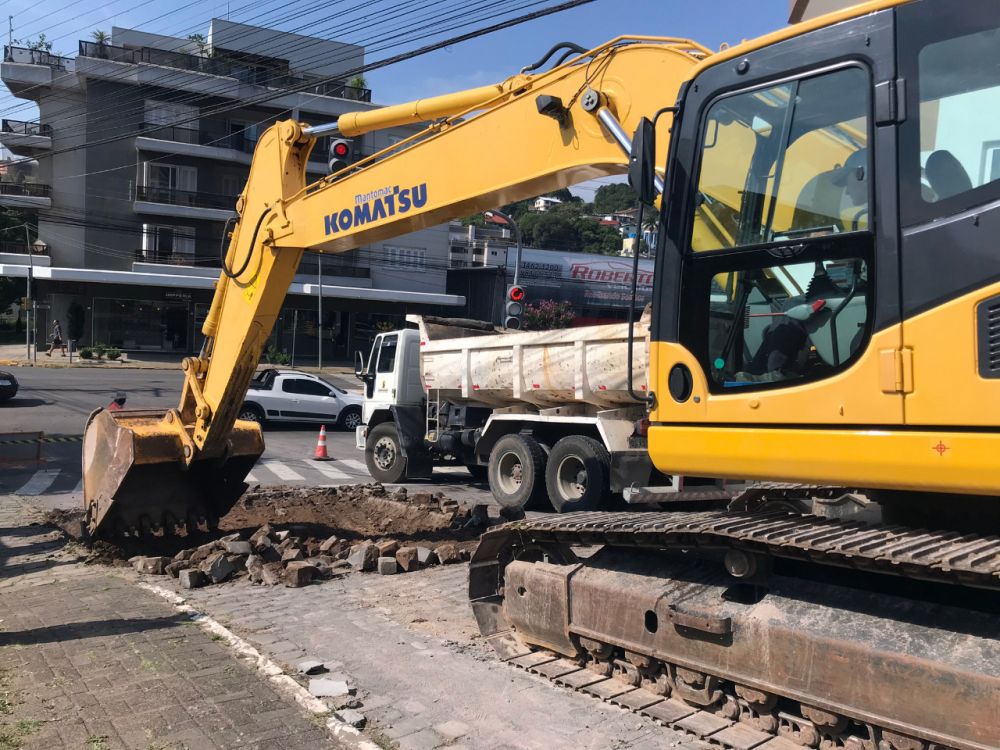 Rua João Missiaggia recebe pavimentação asfáltica