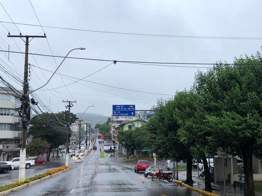 Volta da chuva diminui em 11° as temperaturas na Serra