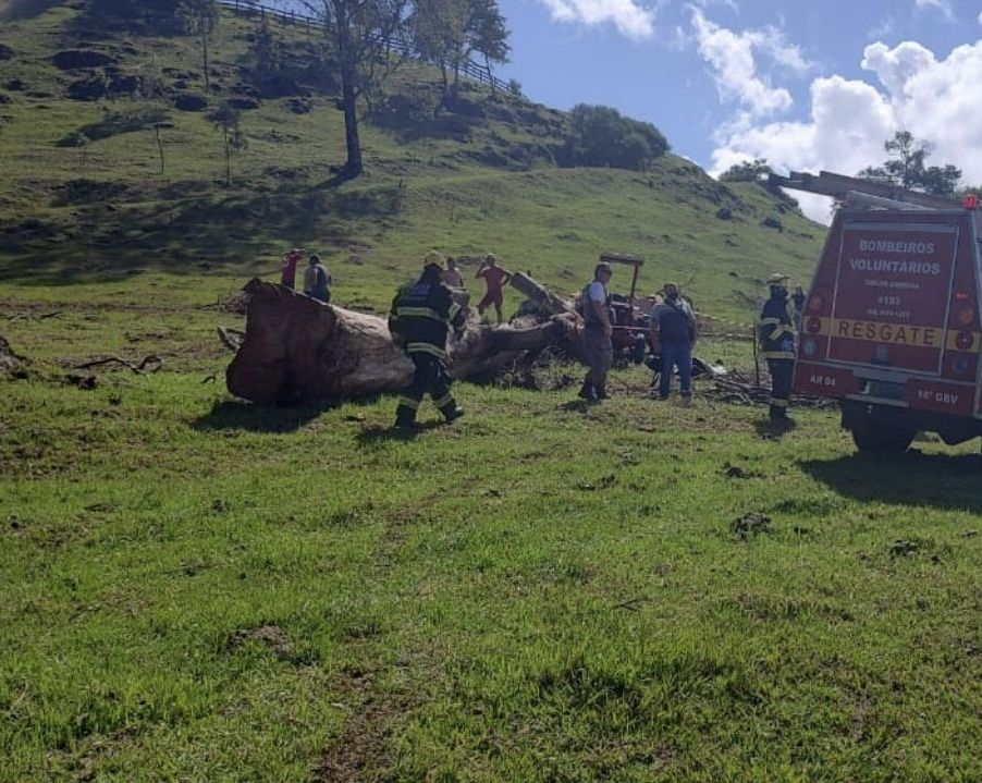 Homem morre esmagado em Carlos Barbosa