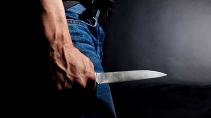 Jovem invade residência e ameaça familiares com uma faca em Garibaldi