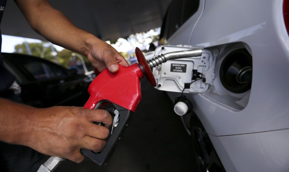 Congresso busca consenso para reduzir preço dos combustíveis