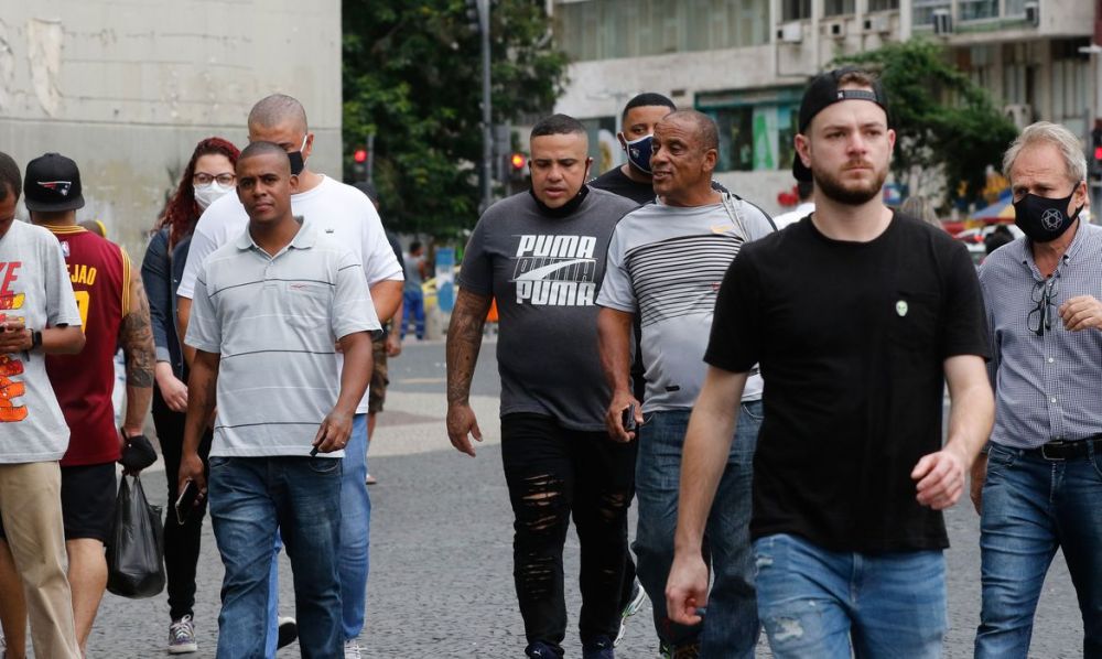 Covid-19: uso de máscaras deixa de ser obrigatório no município do Rio