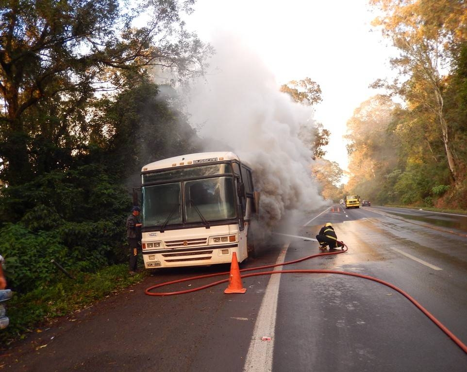 Manhã de sexta-feira registra várias ocorrências nas rodovias da serra