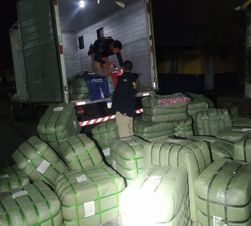 PRF apreende carga ilegal avaliada em quase meio milhão em Bento