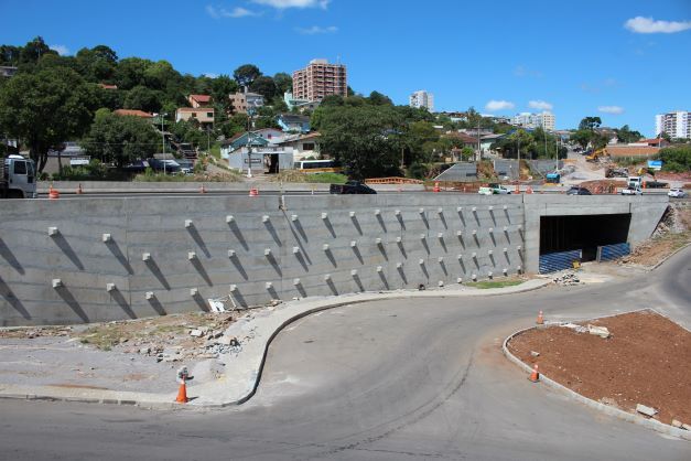 Obra interminável: Empresa solicita mais 60 dias para conclusão de túnel em Bento